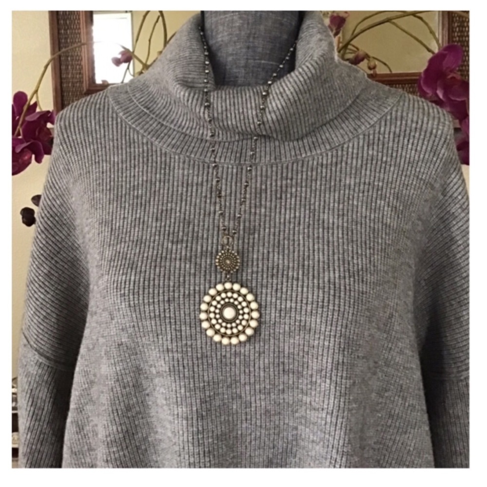 Free People Softly Structured Tunic Sweater. NWT. - Picture 6 of 8